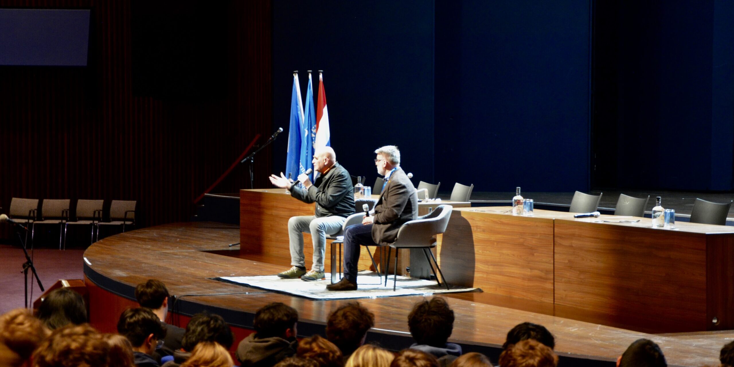 37F19F52-926E-4D3B-AA6C-3C96BA3F6776_1_201_a